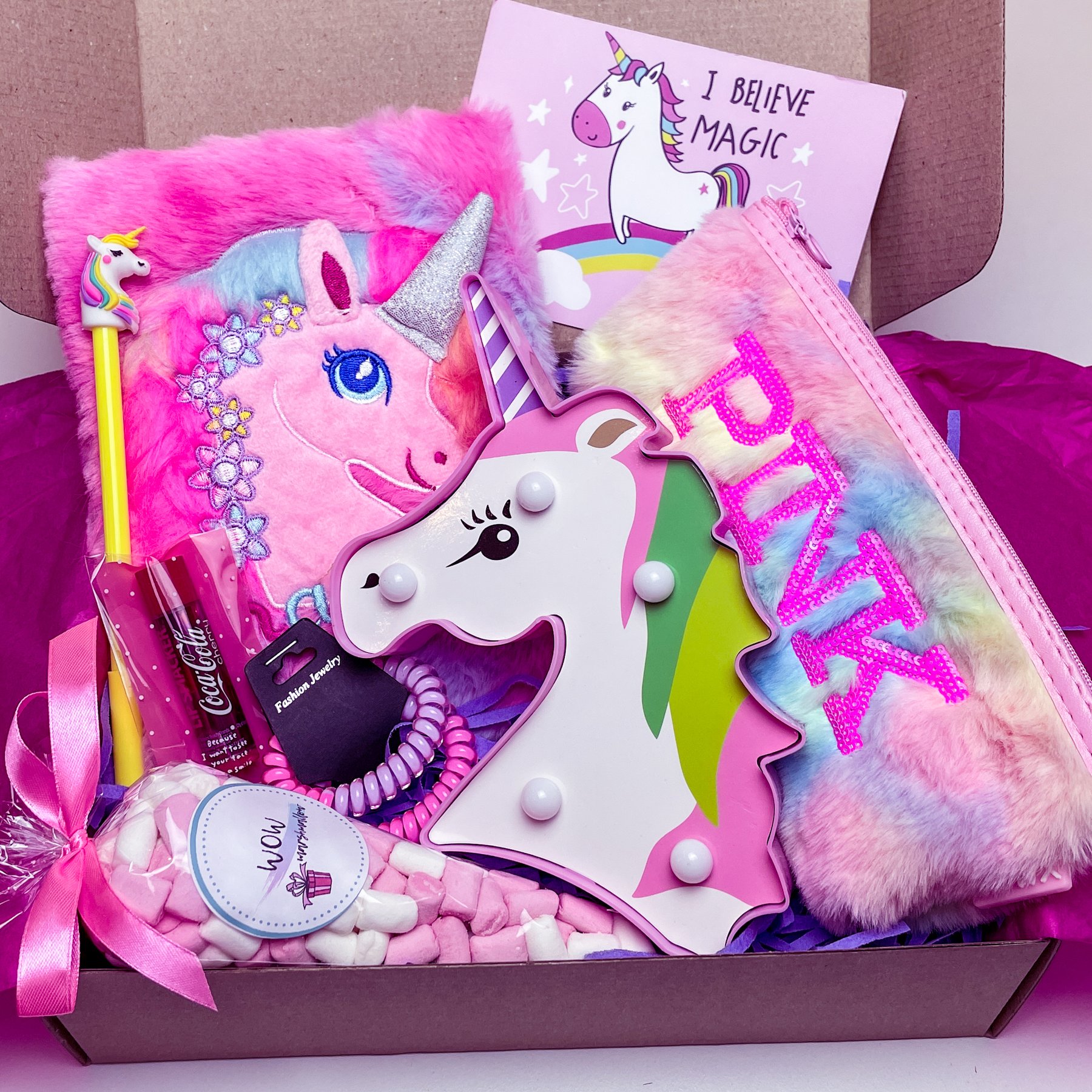 Подарунок для дівчинки подарунковий набір від WowBoxes "Unicorn Box №17"