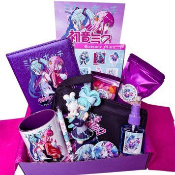 Подарочный  аниме бокс &laquo;Hatsune Miku&raquo; (с канцелярией, фигуркой и сладостями)